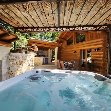 De Reve En Rondins Avec Chalet *