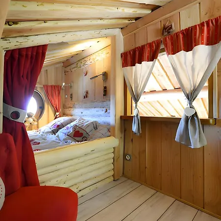 De Reve En Rondins Avec Chalet Montmurat